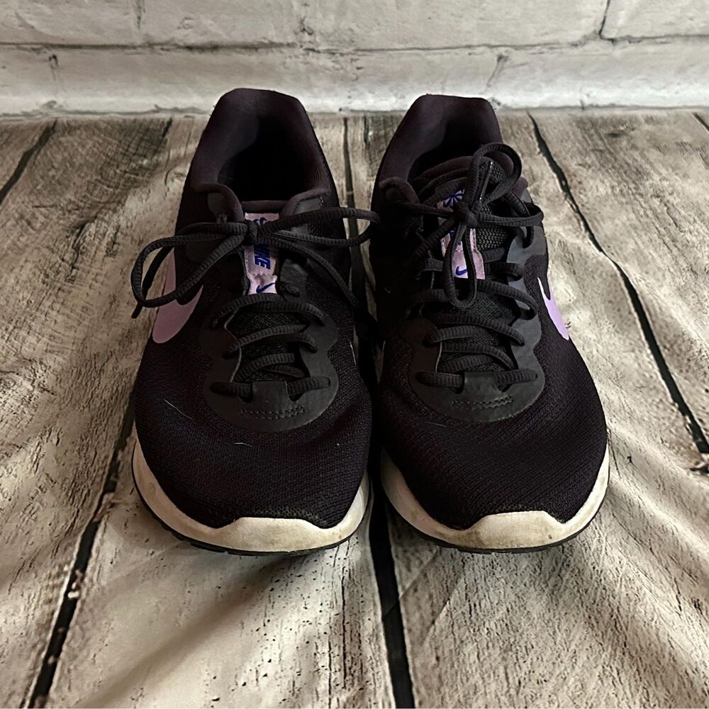 C22 Nike Women's Revolution 6 Purple Running Shoes, Size 8.5